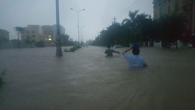 Quảng Bình: 8 người chết và mất tích, gần 27.000 hộ dân bị ngập do mưa lũ - Ảnh 4.