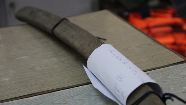 Th&aacute;ch thức kh&aacute;ch h&agrave;ng, người b&aacute;n v&eacute; số bị đ&aacute;nh g&atilde;y ch&acirc;n - Ảnh 2.