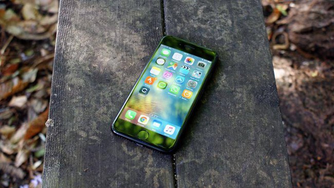 iPhone 7/ 7 Plus tại Việt Nam: Bên đua nhau khuyến mại, bên xuống giá không phanh - Ảnh 2.