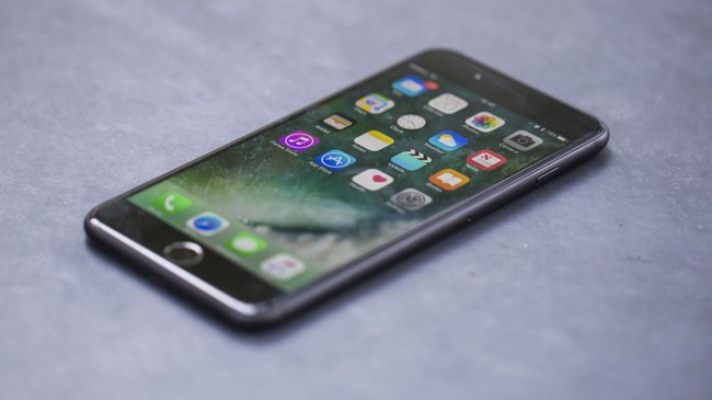 iPhone lock lại g&acirc;y sốt với người d&ugrave;ng Việt c&ugrave;ng mức gi&aacute; b&igrave;nh d&acirc;n - Ảnh 2.