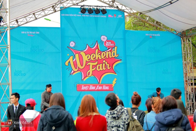 Giới trẻ H&agrave; Nội n&ocirc; nức rủ nhau xem phim miễn ph&iacute; & xem phim thả ga ở Weekend Fair - Ảnh 1.