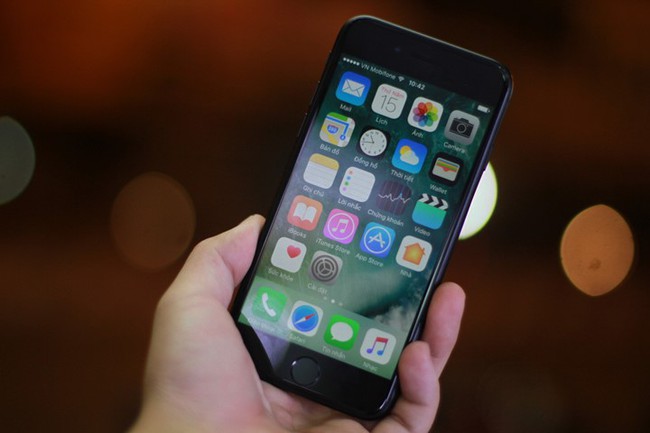 iPhone chính hãng tại Việt Nam chưa bao giờ mất giá nhanh tới vậy - Ảnh 2.