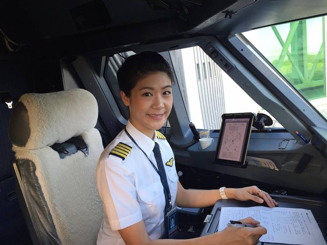 Nữ cơ trưởng Huỳnh Lý Đông Phương chính thức lên xe hoa với người mới - Ảnh 7.