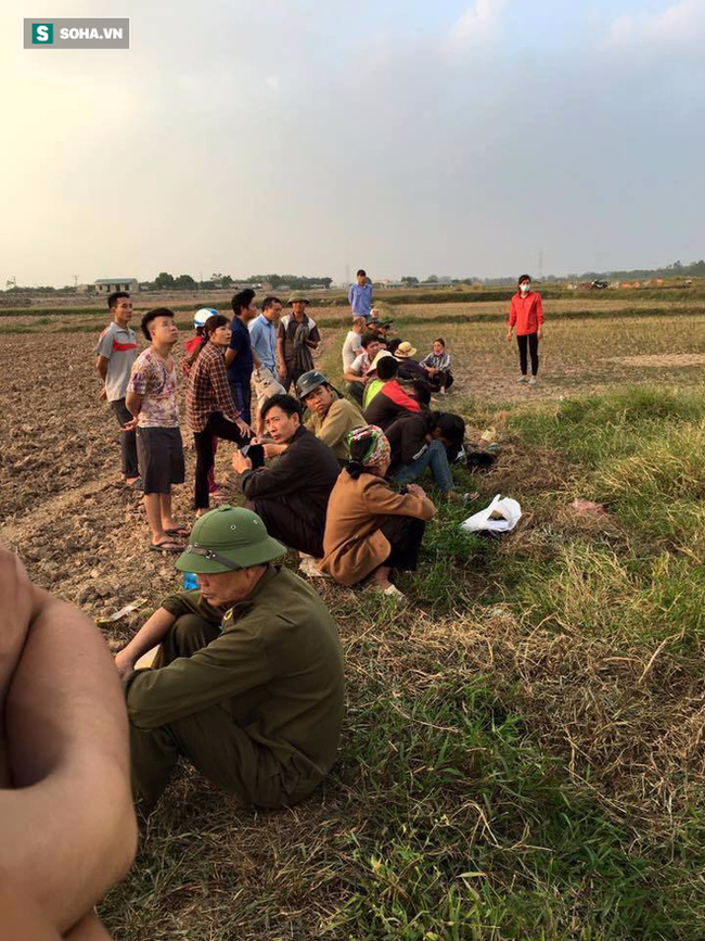 H&agrave; Nội: Ph&aacute;t hiện người đ&agrave;n &ocirc;ng tử vong l&otilde;a thể dưới ch&acirc;n cột điện cao thế - Ảnh 2.