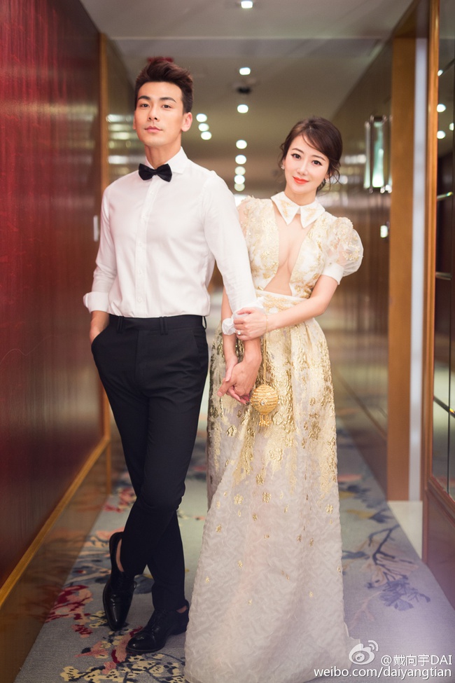 Mỹ nh&acirc;n &ldquo;Thần Đi&ecirc;u Đại Hiệp&rdquo; l&ecirc;n xe hoa với t&igrave;nh trẻ k&eacute;m 6 tuổi - Ảnh 12.