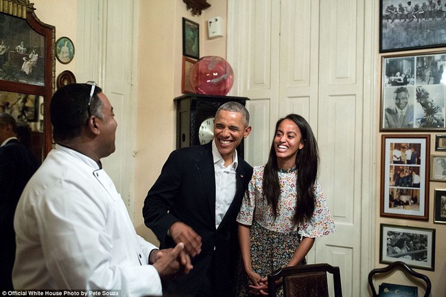 Những khoảnh khắc đầy cảm x&uacute;c của Tổng thống Barack Obama trong năm cuối c&ugrave;ng tại Nh&agrave; Trắng - Ảnh 7.