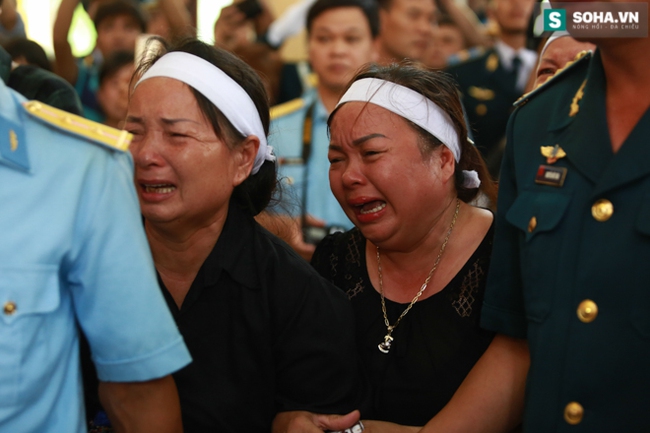 Những hình ảnh xúc động tại lễ hỏa táng Đại tá Trần Quang Khải - Ảnh 12.