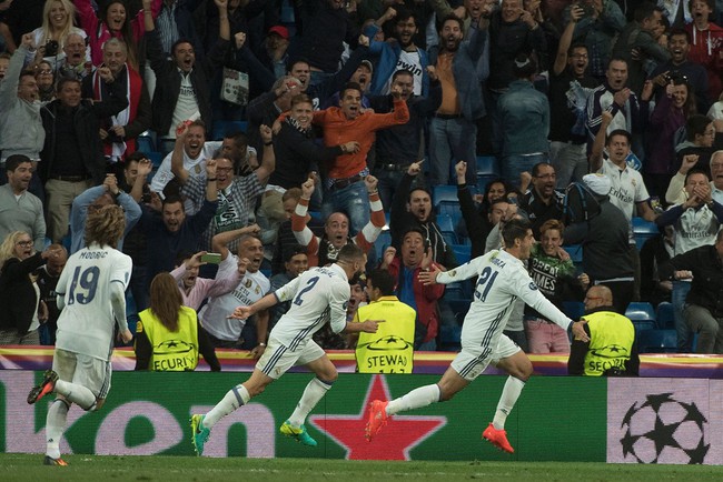 Ronaldo lập c&ocirc;ng, đưa Real Madrid trở về từ c&otilde;i chết - Ảnh 12.