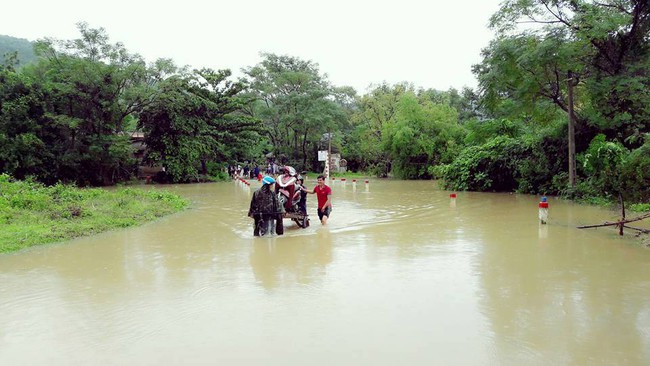 Quảng B&igrave;nh ngập nặng, lũ cuốn 1 người chết - Ảnh 13.