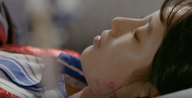 Uncontrollably Fond: Kim Woo Bin khoe múi, Suzy tự sát bất thành - Ảnh 21.