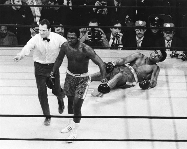 Nhìn lại sự nghiệp huy hoàng của tay đấm vĩ đại Muhammad Ali - Ảnh 8.