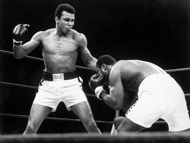 Nhìn lại sự nghiệp huy hoàng của tay đấm vĩ đại Muhammad Ali - Ảnh 9.