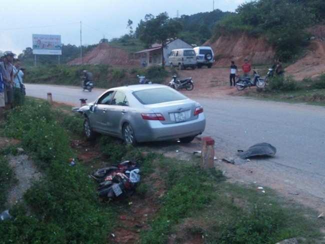 Lạng Sơn: Toyota Camry đ&acirc;m 2 xe m&aacute;y, 2 phượt thủ tử vong - Ảnh 2.