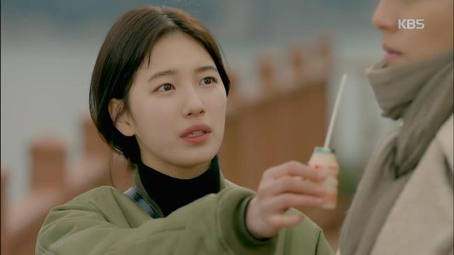 UF: Tỏ t&igrave;nh n lần vẫn kh&ocirc;ng tin, Kim Woo Bin đ&agrave;nh h&ocirc;n Suzy - Ảnh 2.