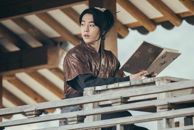 Baekhyun (EXO) cực đ&aacute;ng y&ecirc;u trong bom tấn cổ trang Moon Lovers - Ảnh 2.