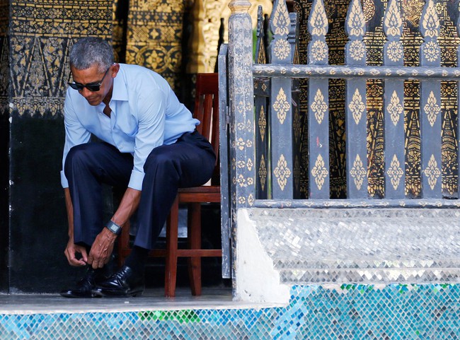 Tổng thống Obama giản dị uống nước dừa trên đường phố Lào - Ảnh 5.