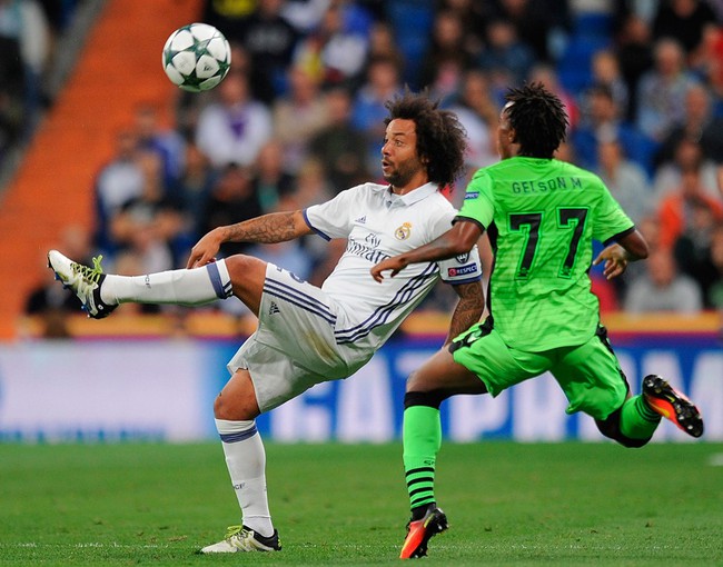 Ronaldo lập c&ocirc;ng, đưa Real Madrid trở về từ c&otilde;i chết - Ảnh 4.