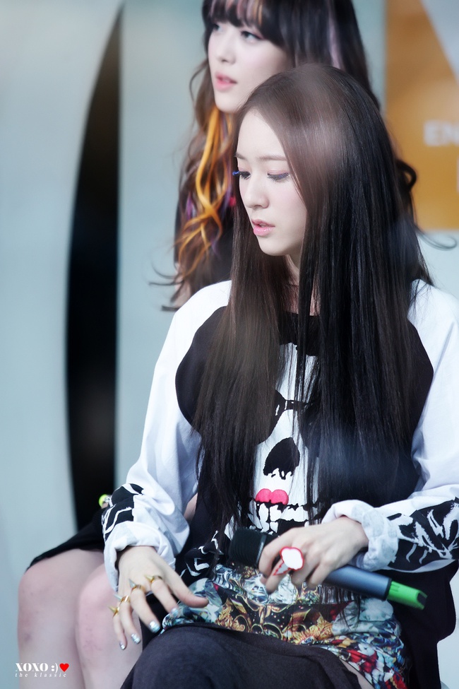 Krystal f(x) đ&atilde; từng rất xinh, nhưng giờ đ&acirc;y ng&agrave;y c&agrave;ng... giống đ&agrave;n &ocirc;ng? - Ảnh 5.