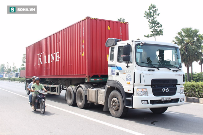 B&igrave;nh Dương: Mẹ chồng kh&oacute;c thảm thương b&ecirc;n thi thể con d&acirc;u - Ảnh 3.