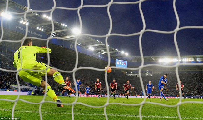 Nh&igrave;n lại m&ugrave;a giải thần th&aacute;nh đưa Leicester v&agrave;o lịch sử b&oacute;ng đ&aacute; thế giới - Ảnh 20.