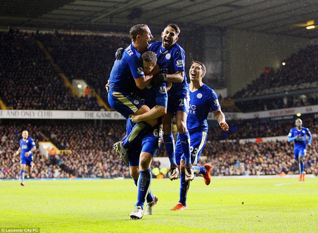 Nhìn lại mùa giải thần thánh đưa Leicester vào lịch sử bóng đá thế giới - Ảnh 21.