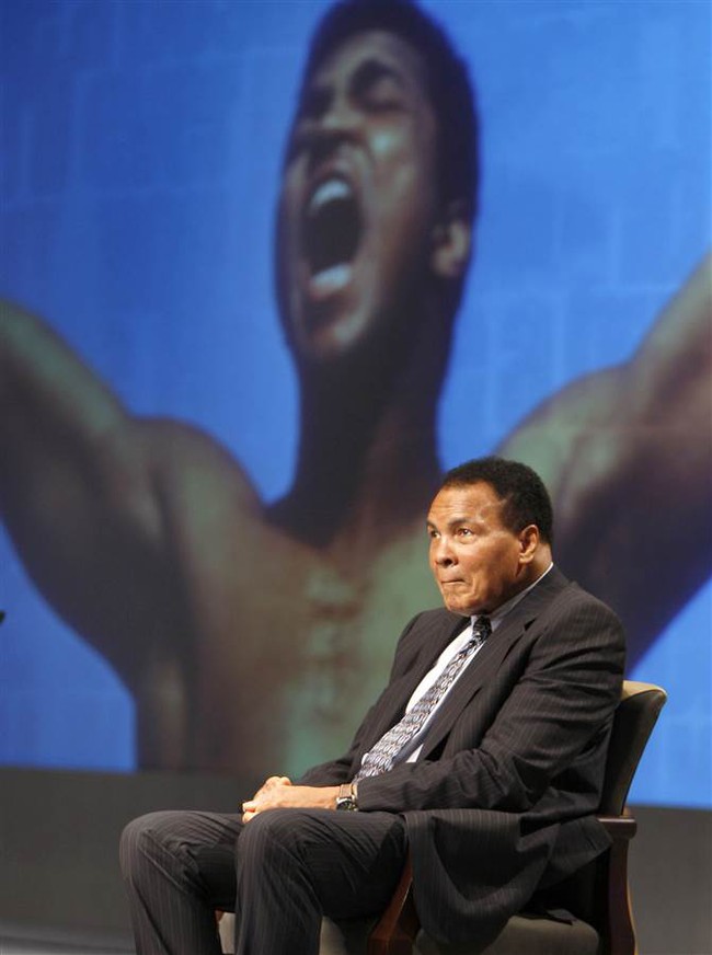 Nhìn lại sự nghiệp huy hoàng của tay đấm vĩ đại Muhammad Ali - Ảnh 12.