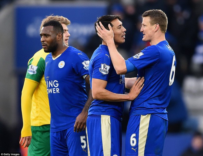 Nhìn lại mùa giải thần thánh đưa Leicester vào lịch sử bóng đá thế giới - Ảnh 27.