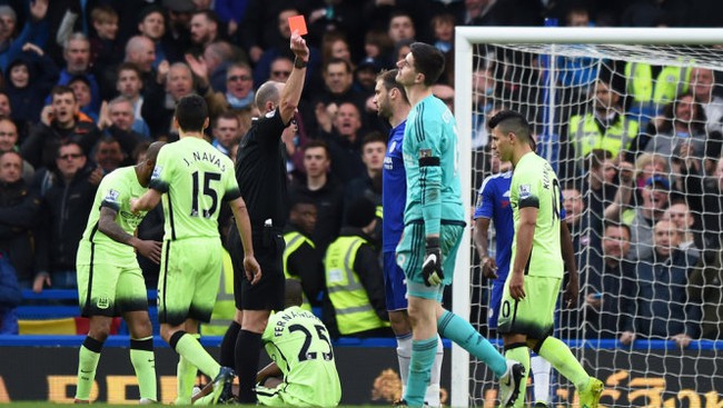 ​Aguero lập hat-trick, Man City nhấn ch&igrave;m Chelsea tại Stamford Bridge - Ảnh 4.