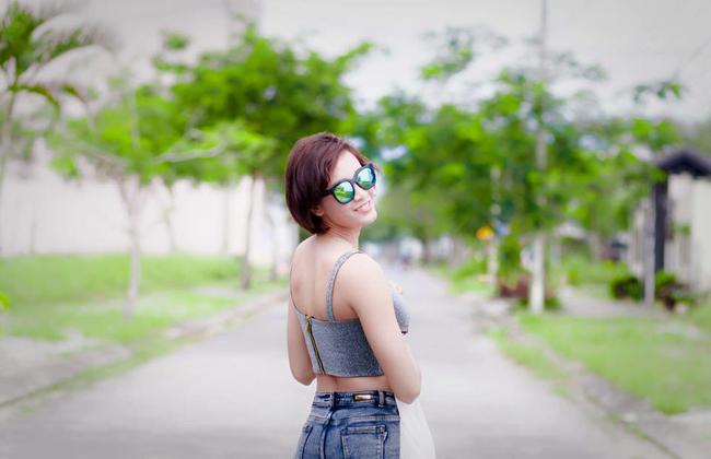 &ldquo;Hot girl&rdquo; b&oacute;ng chuyền n&oacute;ng bỏng b&ecirc;n m&ocirc; t&ocirc; khủng - Ảnh 3.