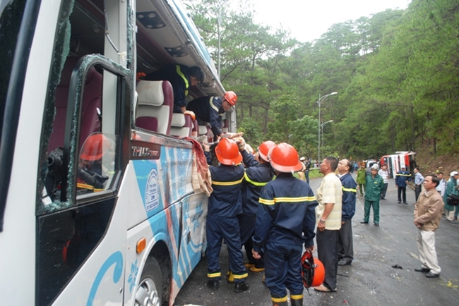 H&eacute; lộ nguy&ecirc;n nh&acirc;n vụ tai nạn thảm khốc tr&ecirc;n đ&egrave;o Prenn - Ảnh 3.