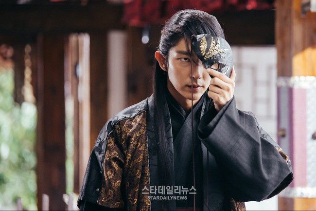 M&atilde;n nh&atilde;n với loạt ảnh đẹp m&ecirc; hồn của Moon Lovers v&agrave; Moonlight - Ảnh 5.