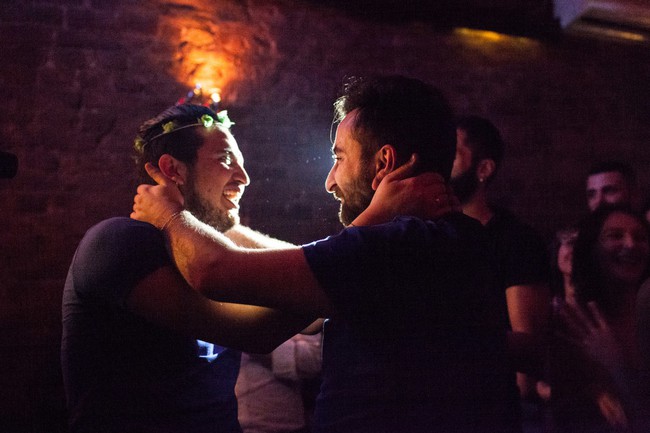 C&acirc;u chuyện t&igrave;nh của hai ch&agrave;ng trai Syria: Nếu c&oacute; niềm tin, sẽ c&oacute; ng&agrave;y ch&uacute;ng ta tới được với nhau - Ảnh 3.