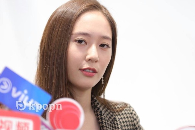 Krystal f(x) đ&atilde; từng rất xinh, nhưng giờ đ&acirc;y ng&agrave;y c&agrave;ng... giống đ&agrave;n &ocirc;ng? - Ảnh 6.