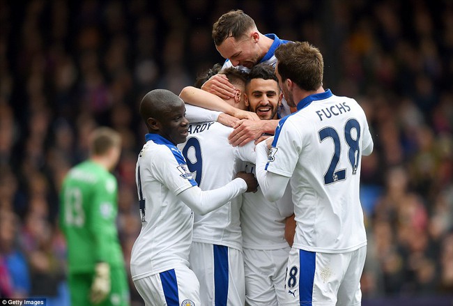 Nh&igrave;n lại m&ugrave;a giải thần th&aacute;nh đưa Leicester v&agrave;o lịch sử b&oacute;ng đ&aacute; thế giới - Ảnh 31.