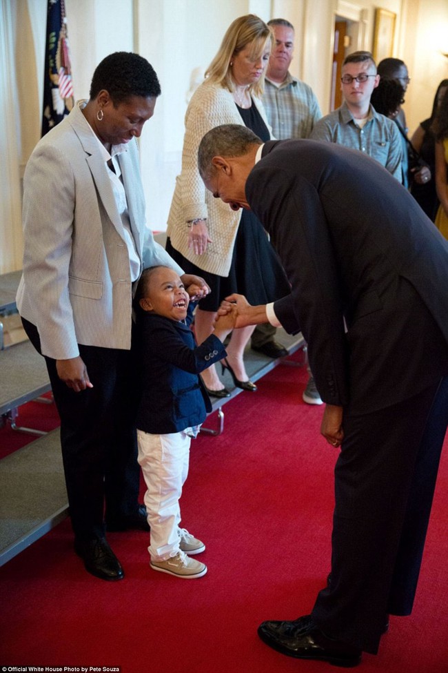 Những khoảnh khắc đầy cảm xúc của Tổng thống Barack Obama trong năm cuối cùng tại Nhà Trắng - Ảnh 16.