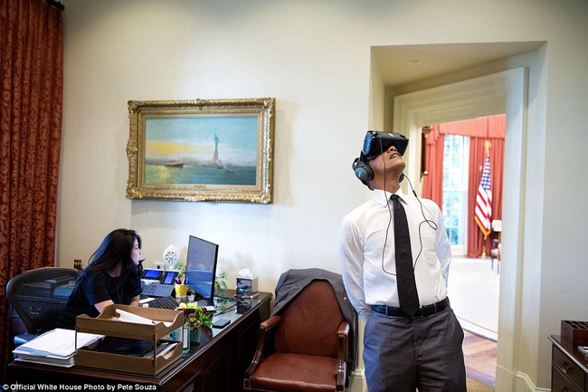 Những khoảnh khắc đầy cảm xúc của Tổng thống Barack Obama trong năm cuối cùng tại Nhà Trắng - Ảnh 18.