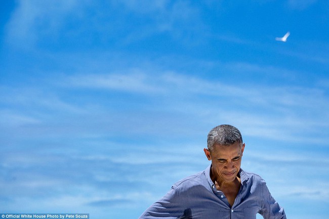 Những khoảnh khắc đầy cảm x&uacute;c của Tổng thống Barack Obama trong năm cuối c&ugrave;ng tại Nh&agrave; Trắng - Ảnh 19.