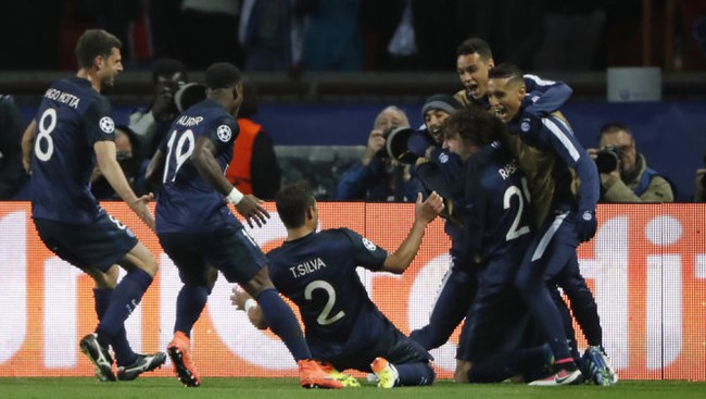 ​Ibrahimovic s&uacute;t hỏng penalty, PSG bị M.C cầm ch&acirc;n - Ảnh 5.