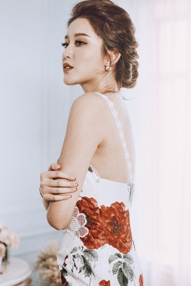 Kh&ocirc;ng thể rời mắt trước h&igrave;nh ảnh quyến rũ v&agrave; ngọt ng&agrave;o của  &Aacute; hậu Huyền My - Ảnh 4.
