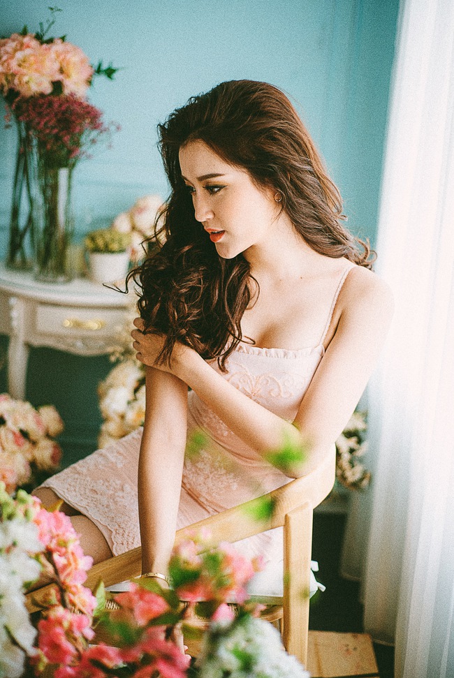 Kh&ocirc;ng thể rời mắt trước h&igrave;nh ảnh quyến rũ v&agrave; ngọt ng&agrave;o của  &Aacute; hậu Huyền My - Ảnh 14.