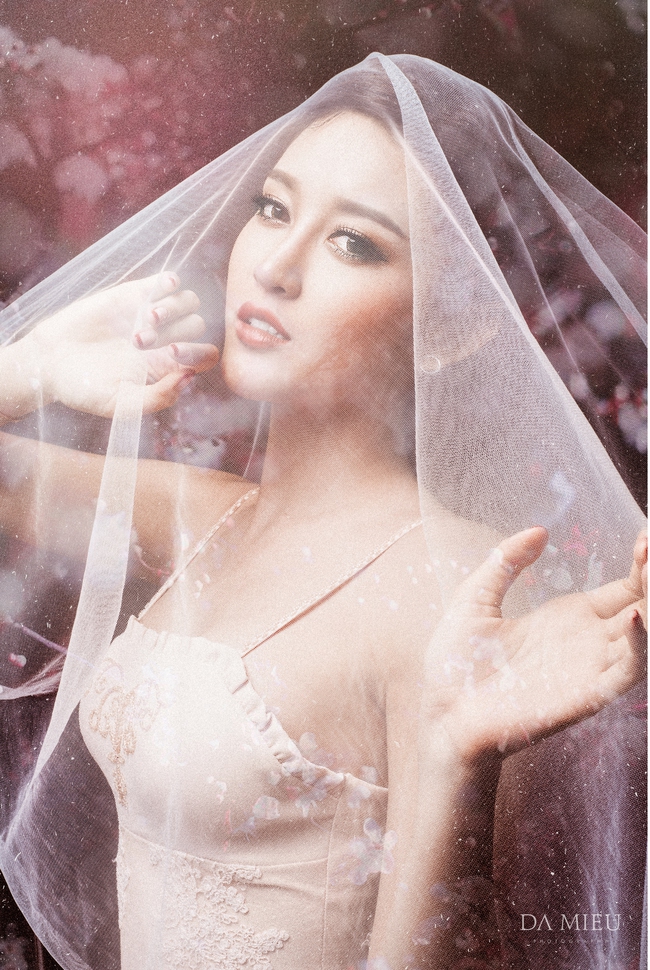 &Aacute; hậu Huyền My rũ bỏ vẻ ngo&agrave;i c&ocirc;ng ch&uacute;a b&aacute;nh b&egrave;o, ng&agrave;y một trưởng th&agrave;nh v&agrave; gợi cảm - Ảnh 11.