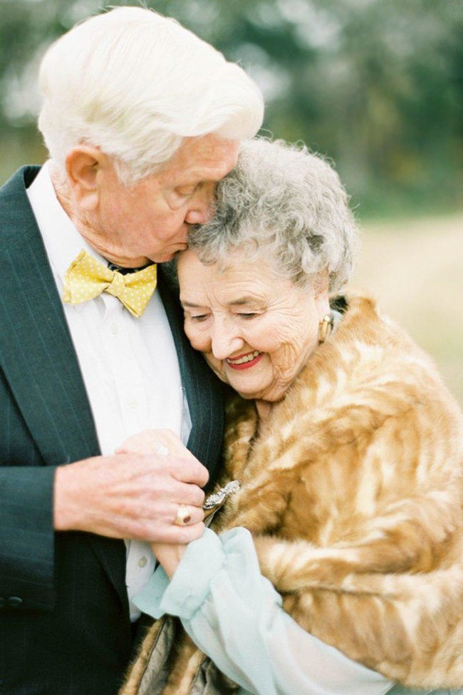 Ai cũng mong có một tình yêu hạnh phúc như hai cụ già trong bộ ảnh kỷ niệm 63 năm ngày cưới này! - Ảnh 6.