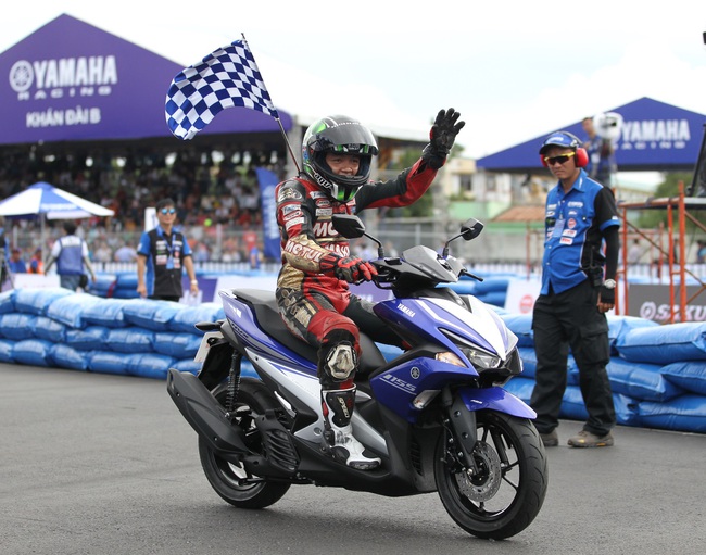To&agrave;n cảnh giải đua xe h&atilde;ng đầu ti&ecirc;n ở Việt Nam do Yamaha tổ chức - Ảnh 7.