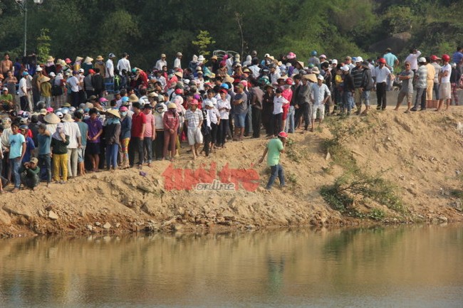 Tìm thấy 9 thi thể học sinh chết đuối, phụ huynh ngất xỉu - Ảnh 7.