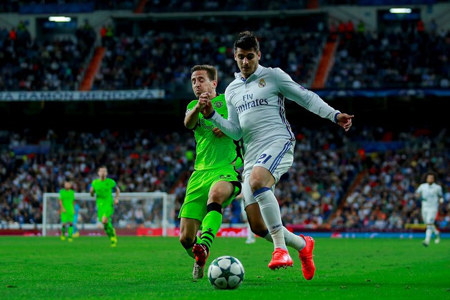 Ronaldo lập c&ocirc;ng, đưa Real Madrid trở về từ c&otilde;i chết - Ảnh 8.