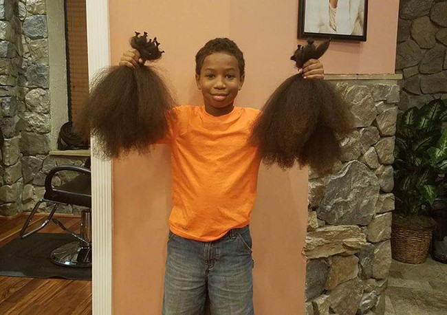 Bé trai 10 tuổi 2 năm nuôi tóc dài và câu chuyện khiến ai cũng rơi nước mắt - Ảnh 4.