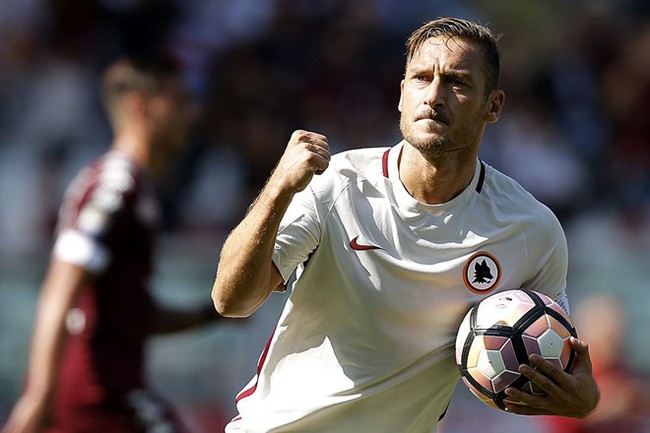 Chúc mừng sinh nhật Francesco Totti, chàng Hoàng tử thành Rome! - Ảnh 3.