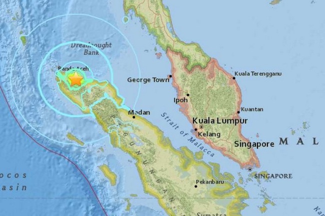 Indonesia động đất mạnh, ít nhất 18 người chết - Ảnh 7.