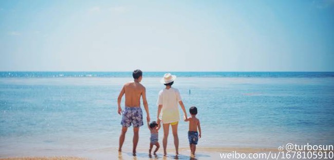 Đủ c&aacute;ch để khoe cục cưng hay ho như c&aacute;c sao Hoa Ngữ - Ảnh 13.