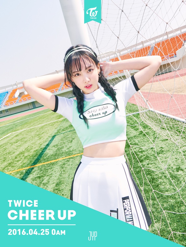 Kh&ocirc;ng phải Suzy hay Taeyeon, đ&acirc;y mới l&agrave; nữ thần tượng được nam giới H&agrave;n m&ecirc; mẩn nhất! - Ảnh 7.
